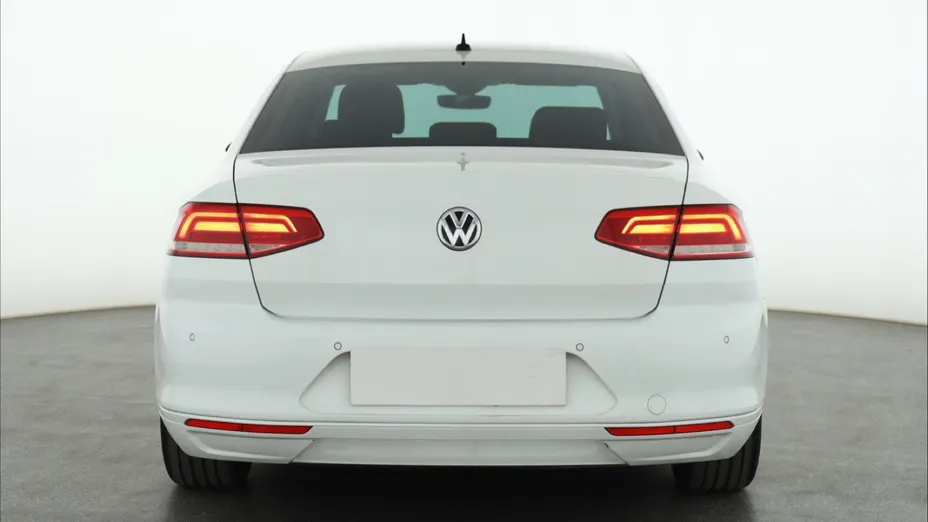 VW Passat -