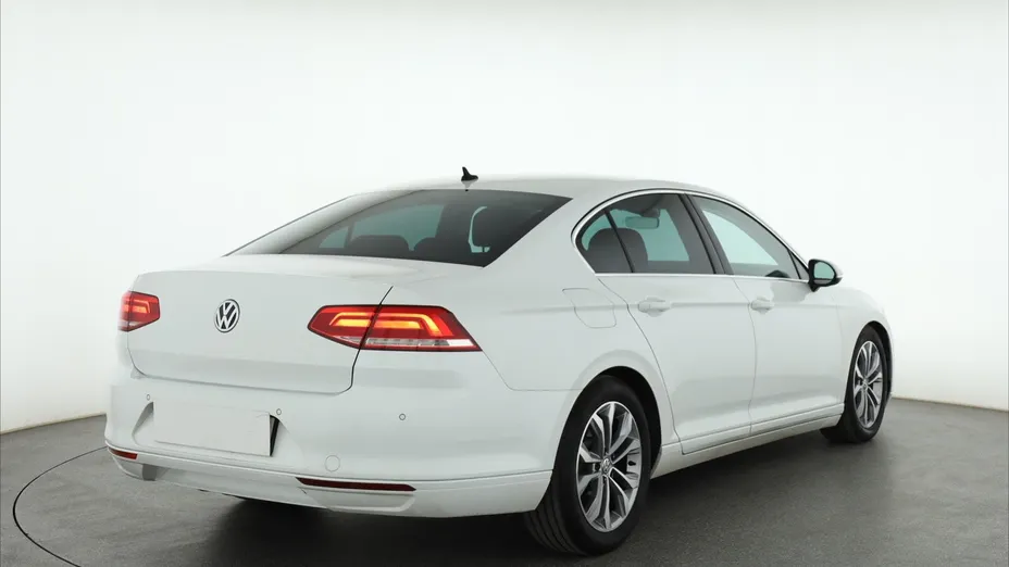 VW Passat -