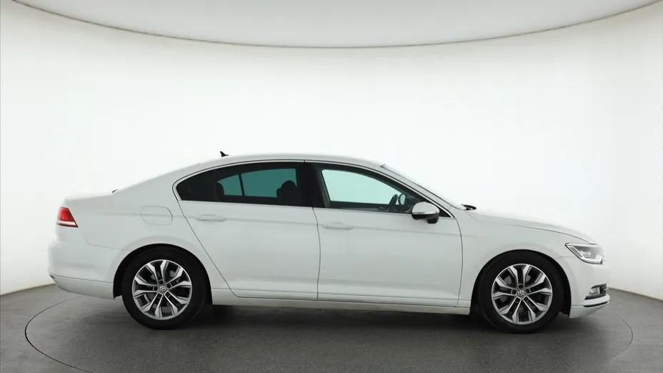 VW Passat -