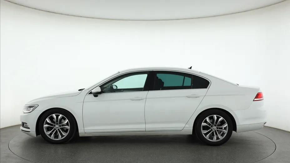 VW Passat -