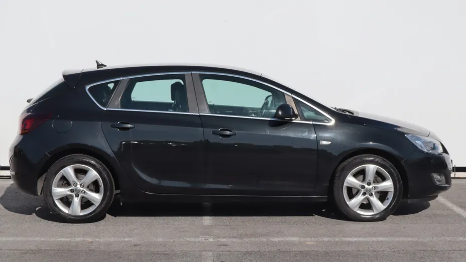 Opel Astra -