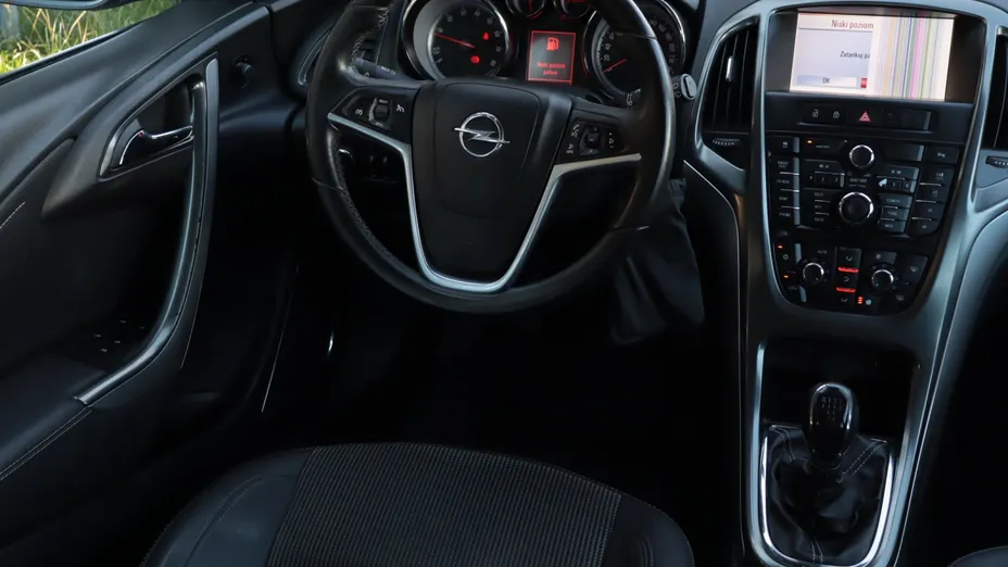 Opel Astra -