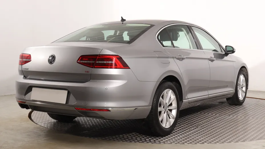 VW Passat -