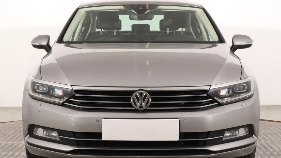 VW Passat -
