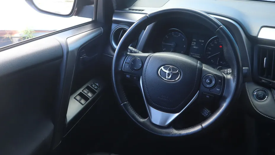Toyota RAV4 -