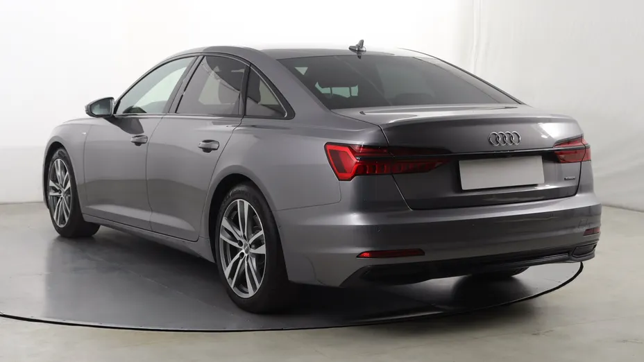 Audi A6 -