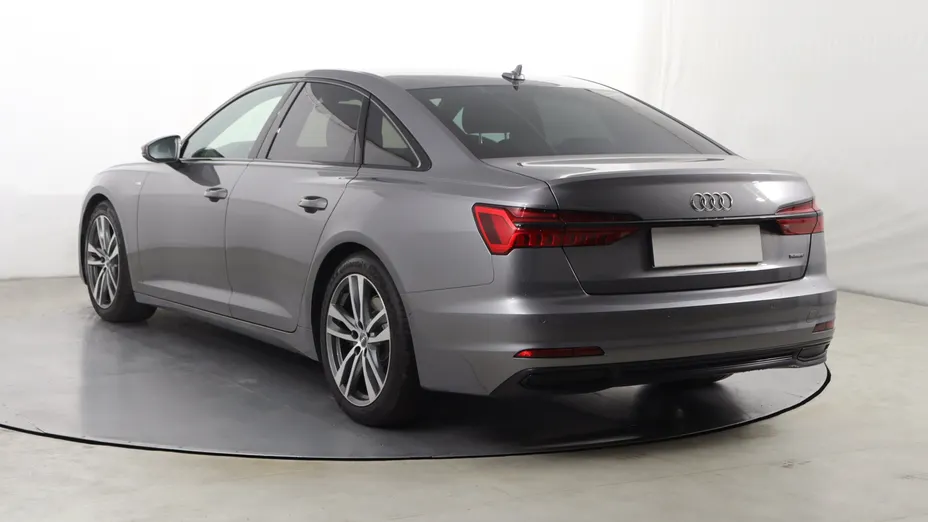 Audi A6 -