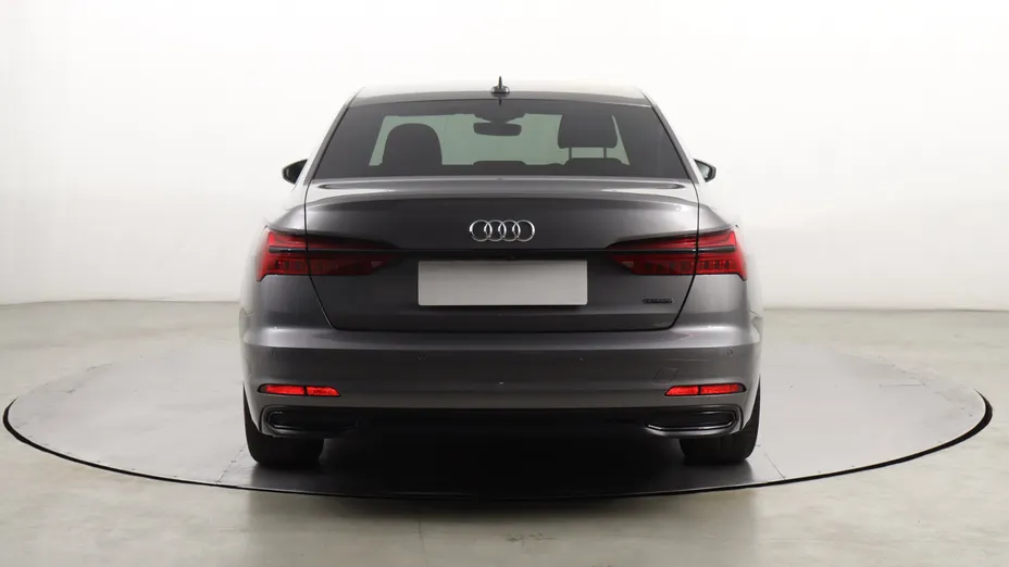 Audi A6 -