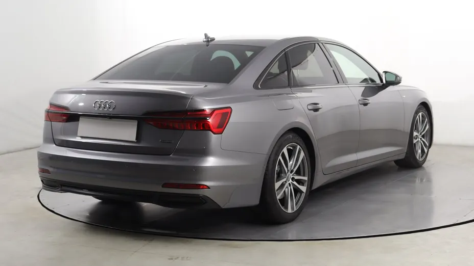 Audi A6 -