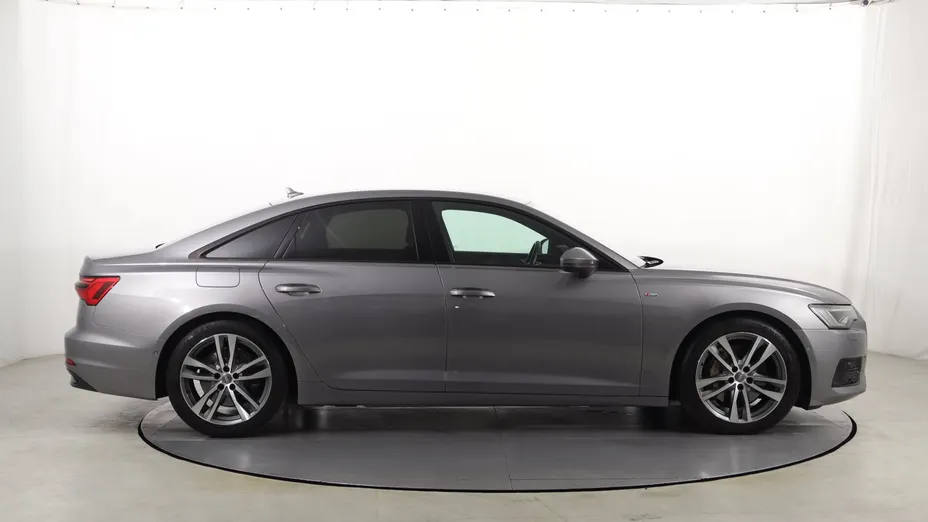 Audi A6 -