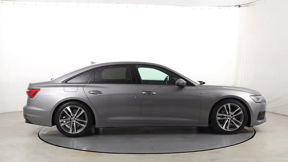 Audi A6 -