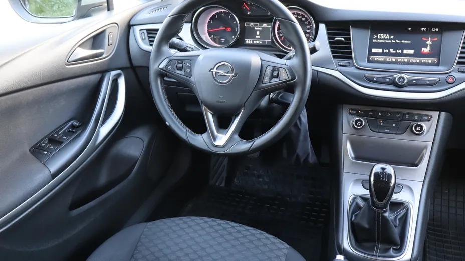 Opel Astra -