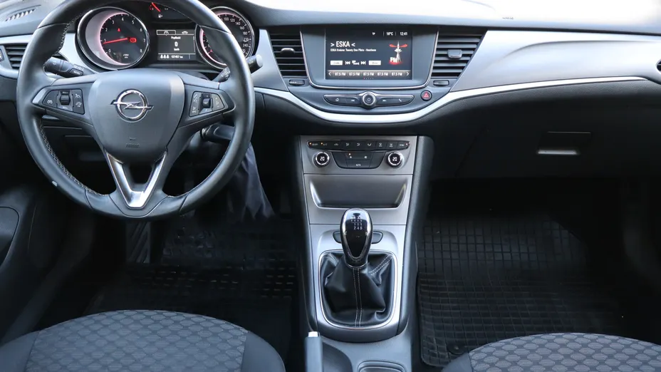 Opel Astra -
