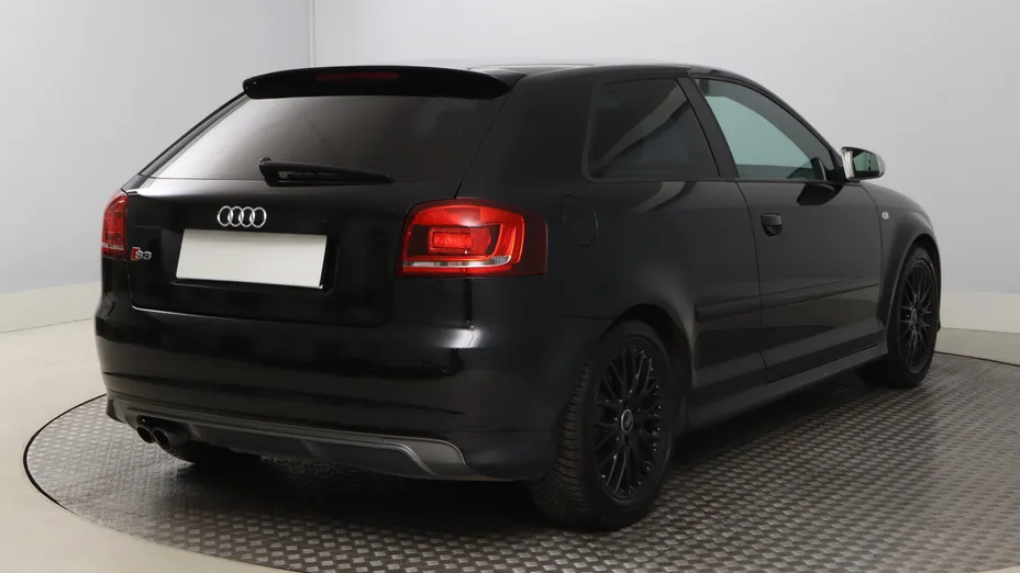 Audi S3 -