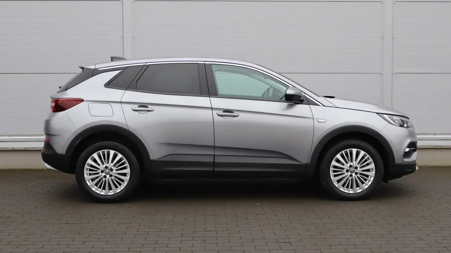 Opel Grandland -