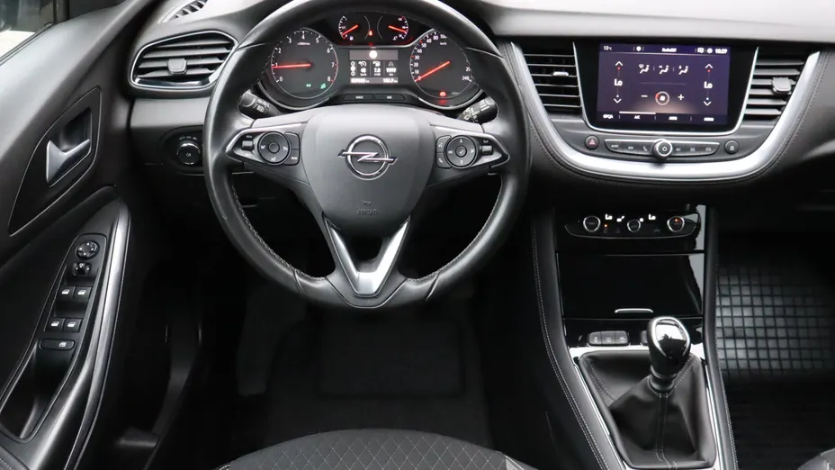 Opel Grandland -