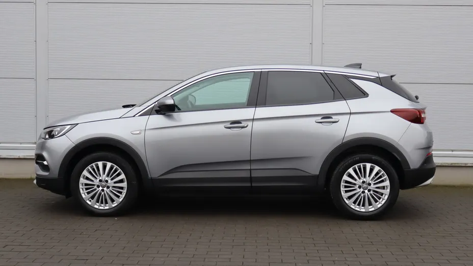 Opel Grandland -