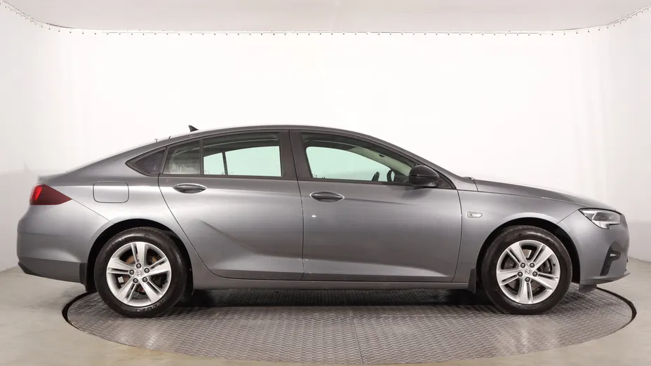 Opel Insignia -