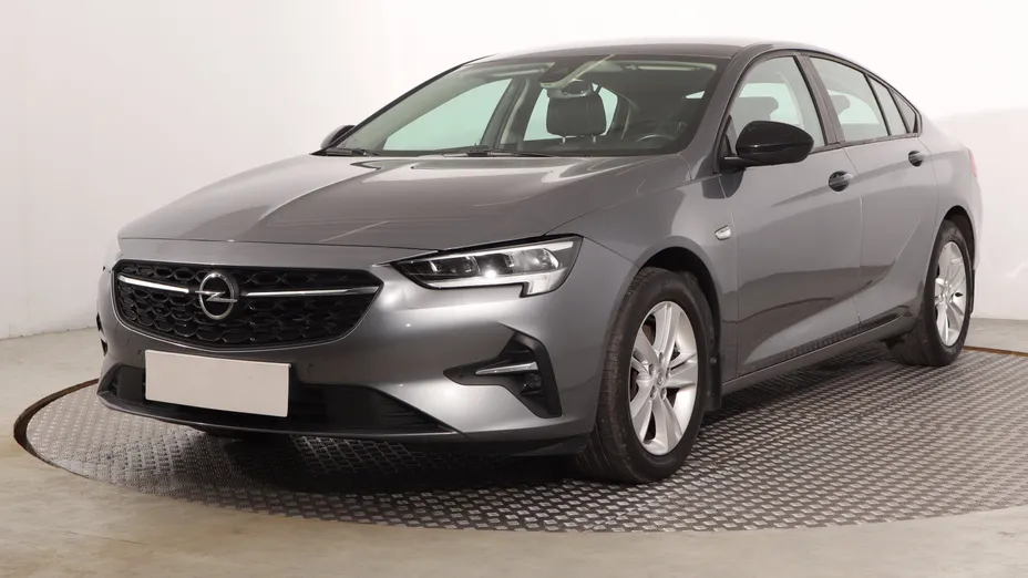 Opel Insignia -