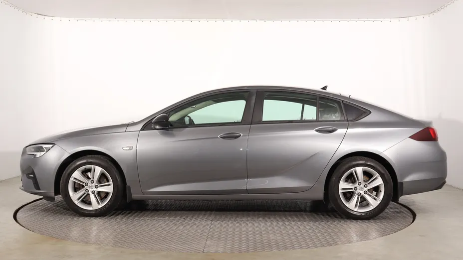 Opel Insignia -