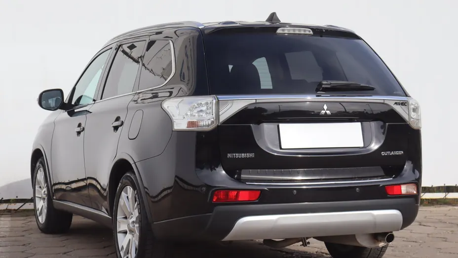 Mitsubishi Outlander -