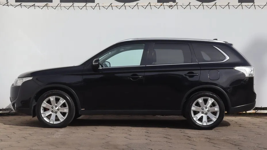 Mitsubishi Outlander -