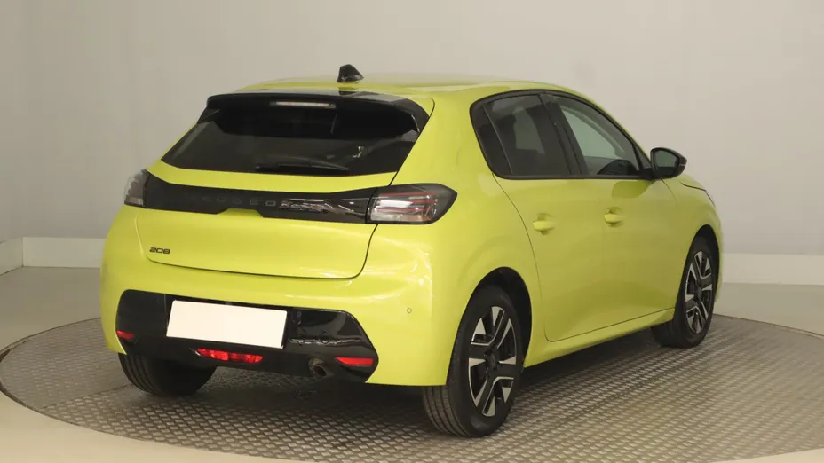 Peugeot 208 -