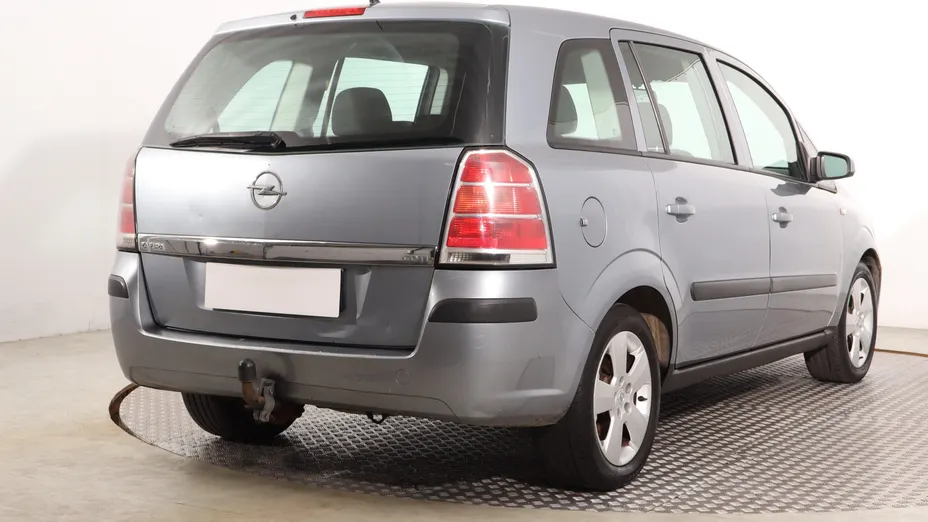 Opel Zafira -