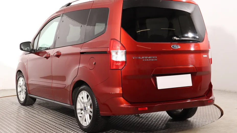 Ford Tourneo Courier -