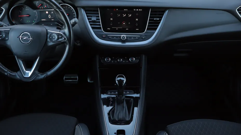 Opel Grandland -