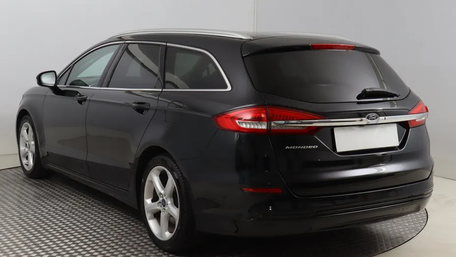 Ford Mondeo -