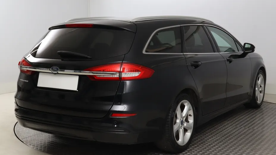 Ford Mondeo -