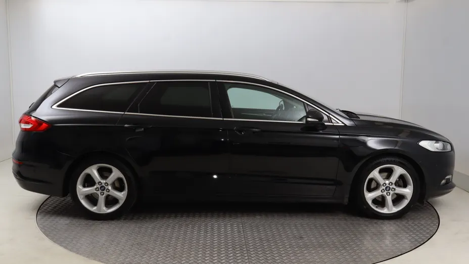 Ford Mondeo -