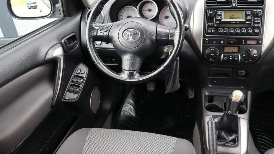 Toyota RAV4 -