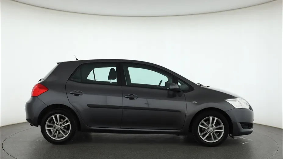 Toyota Auris -