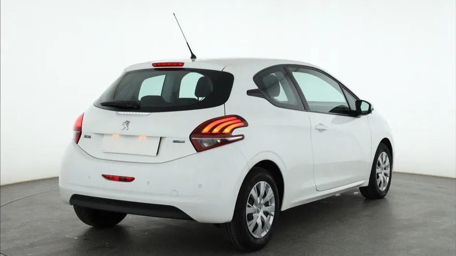 Peugeot 208 -