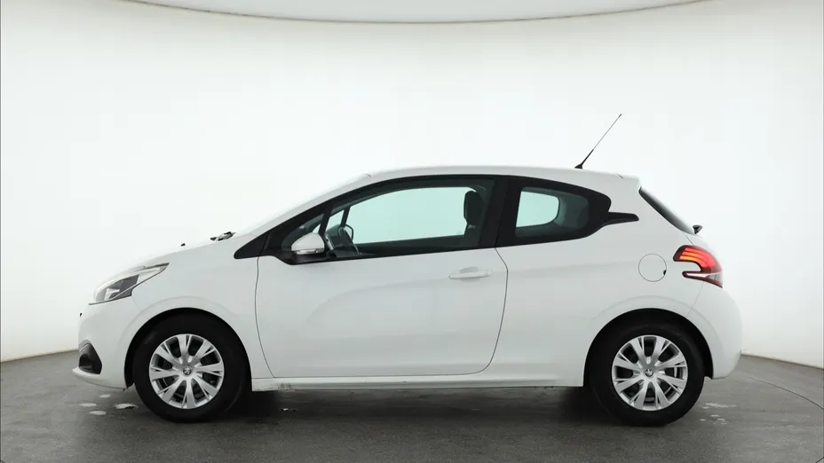 Peugeot 208 -