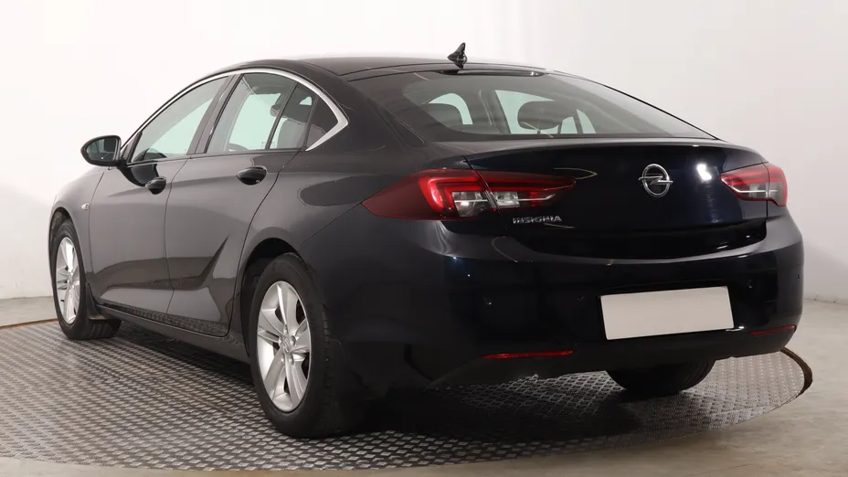 Opel Insignia -