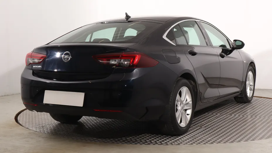 Opel Insignia -