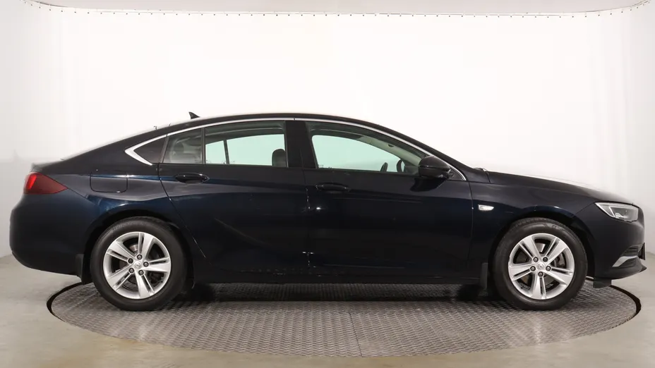 Opel Insignia -