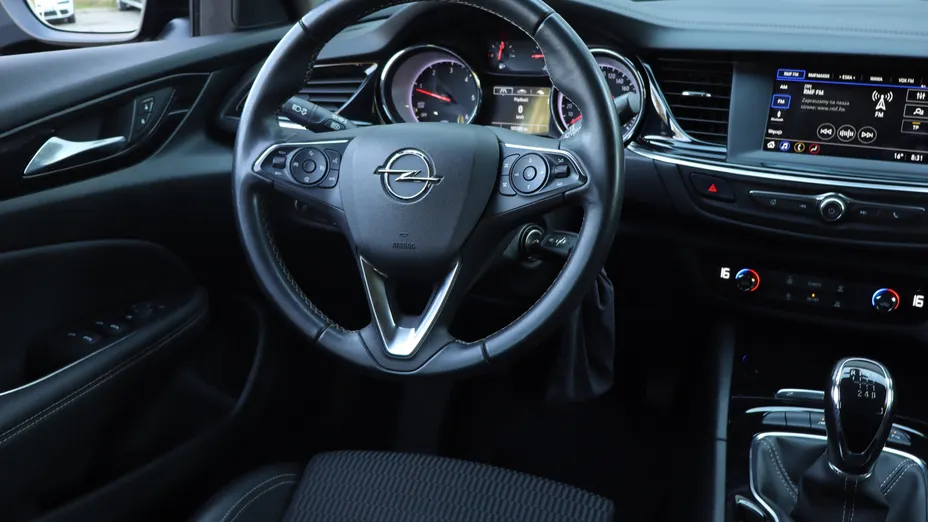 Opel Insignia -