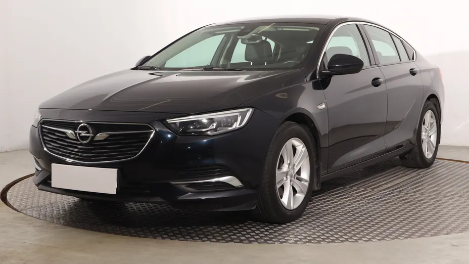 Opel Insignia -