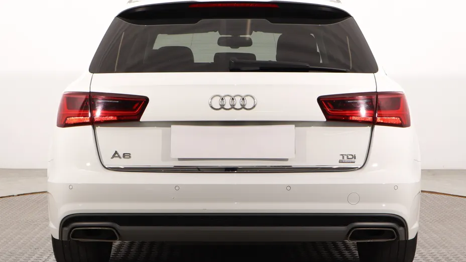 Audi A6 -