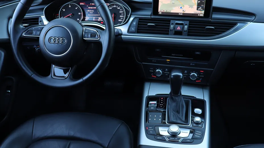 Audi A6 -