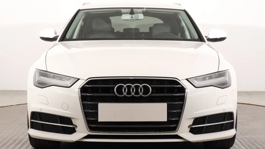 Audi A6 -