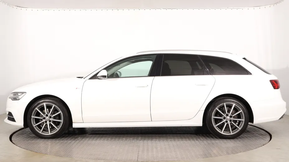 Audi A6 -