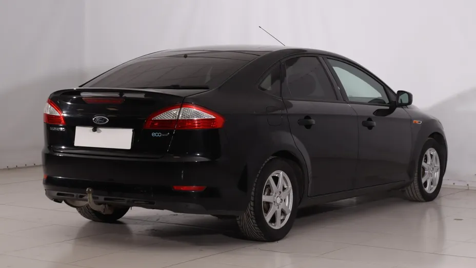 Ford Mondeo -