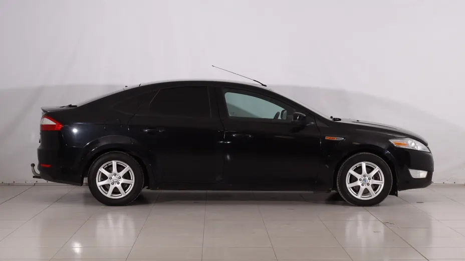 Ford Mondeo -