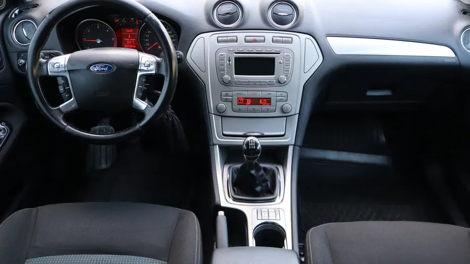 Ford Mondeo -