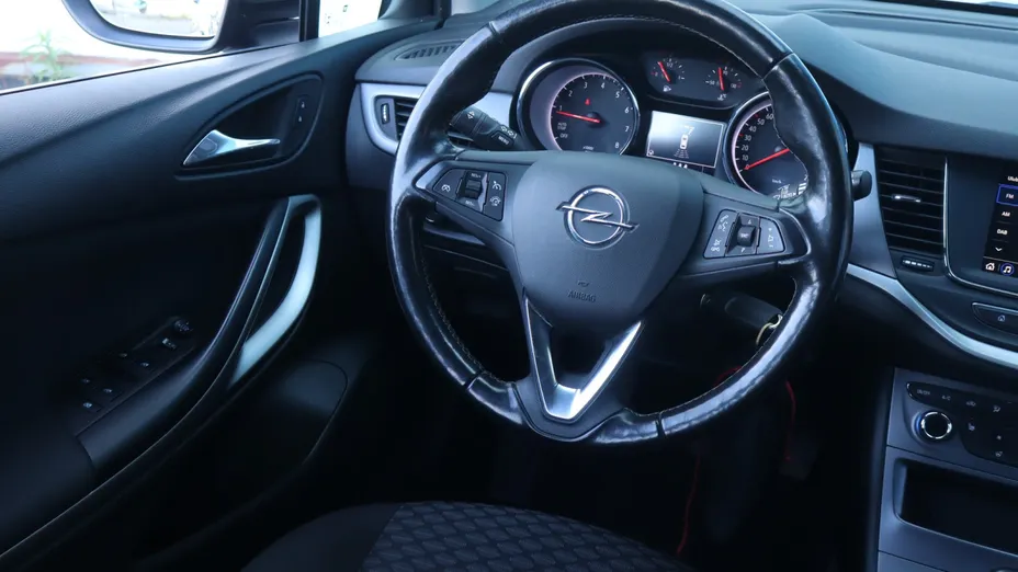 Opel Astra -